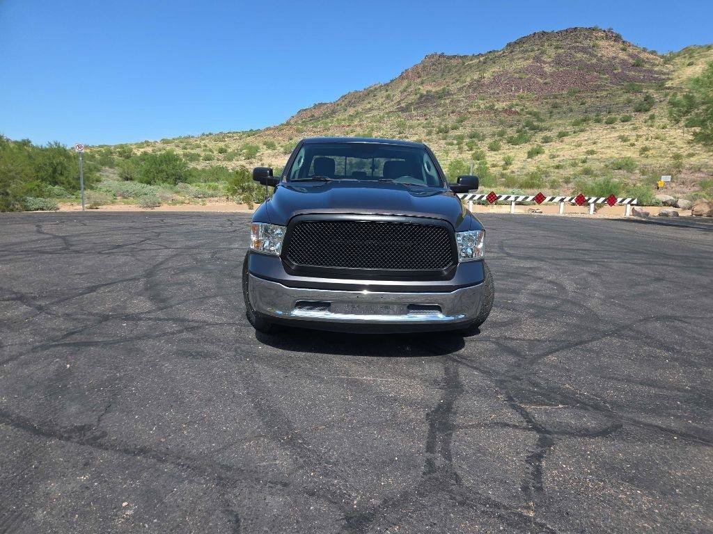 Used 2019 RAM 1500 Classic SLT w/ Luxury Group RWD image 3