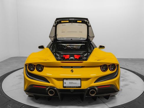 Used 2021 Ferrari F8 Tributo image 19