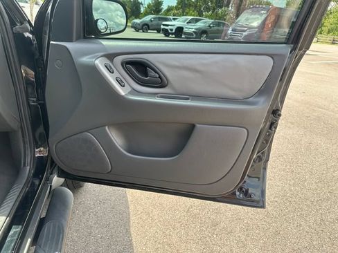 Used 2005 Ford Escape XLT AWD/4WD image 20