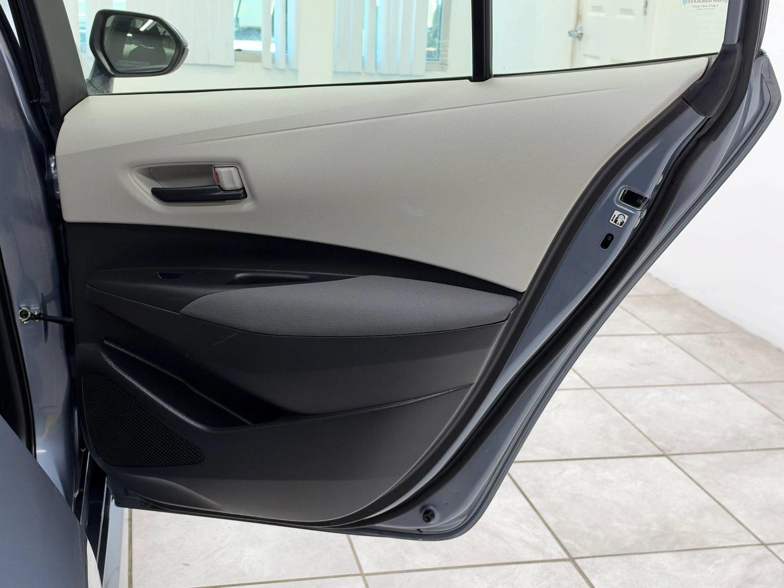 Used 2022 Toyota Corolla LE FWD image 21