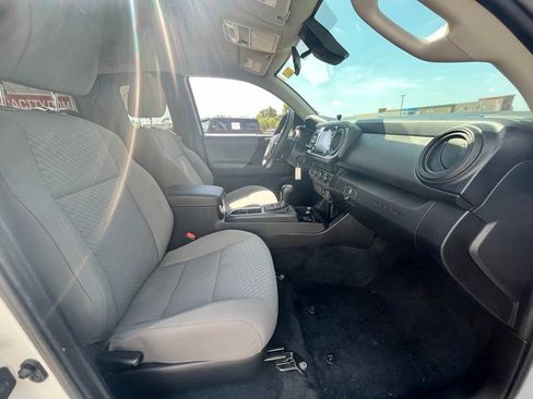 Used 2021 Toyota Tacoma SR w/ SR Convenience Package AWD/4WD image 8