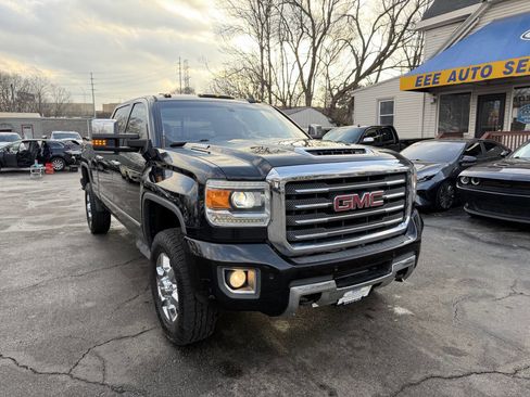 Used 2017 GMC Sierra 3500 SLT w/ Duramax Plus Package image 2