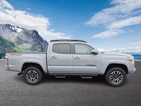 Used 2021 Toyota Tacoma TRD Sport image 7