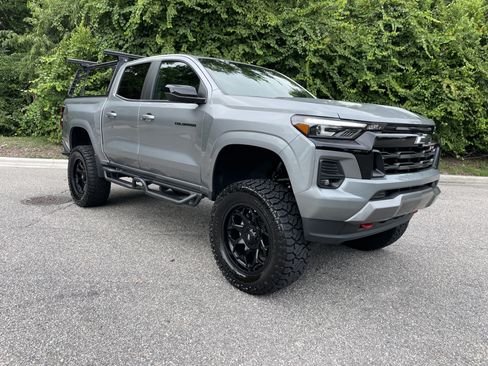 Used 2026 Chevrolet Colorado Z71 AWD/4WD image 2