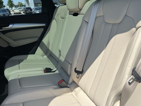 Used 2024 Audi Q5 2.0T Premium Plus w/ Premium Plus Package AWD/4WD image 33