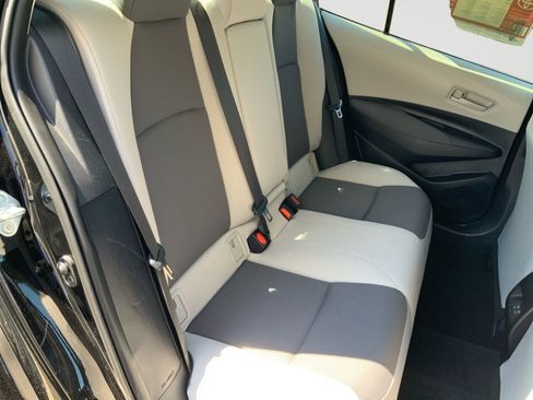 Used 2025 Toyota Corolla LE FWD image 38