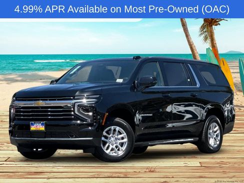 Used 2026 Chevrolet Suburban LT w/ Comfort Package RWD image 1