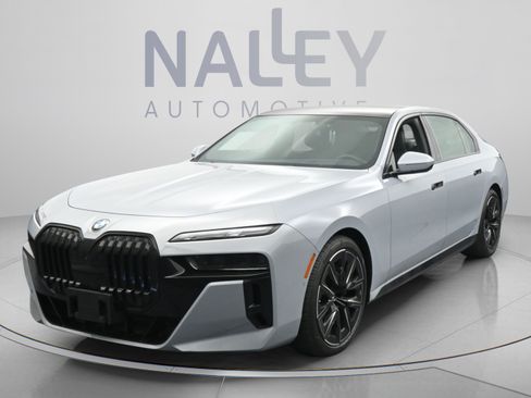 Used 2023 BMW 760i xDrive w/ Executive Package AWD/4WD image 29