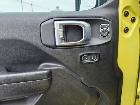 Used 2023 Jeep Wrangler Unlimited Rubicon 4xe w/ Steel Bumper Group image 18