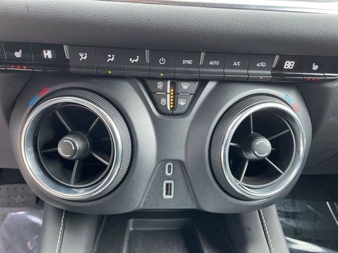 Used 2024 Chevrolet Blazer LT w/ Convenience Package image 18