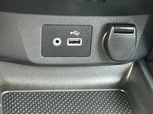 Used 2020 Nissan Rogue SV FWD image 13