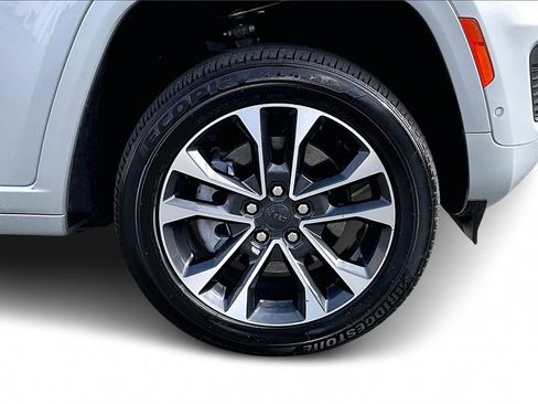 Used 2022 Jeep Grand Cherokee Overland w/ Advanced Protech Group III image 33