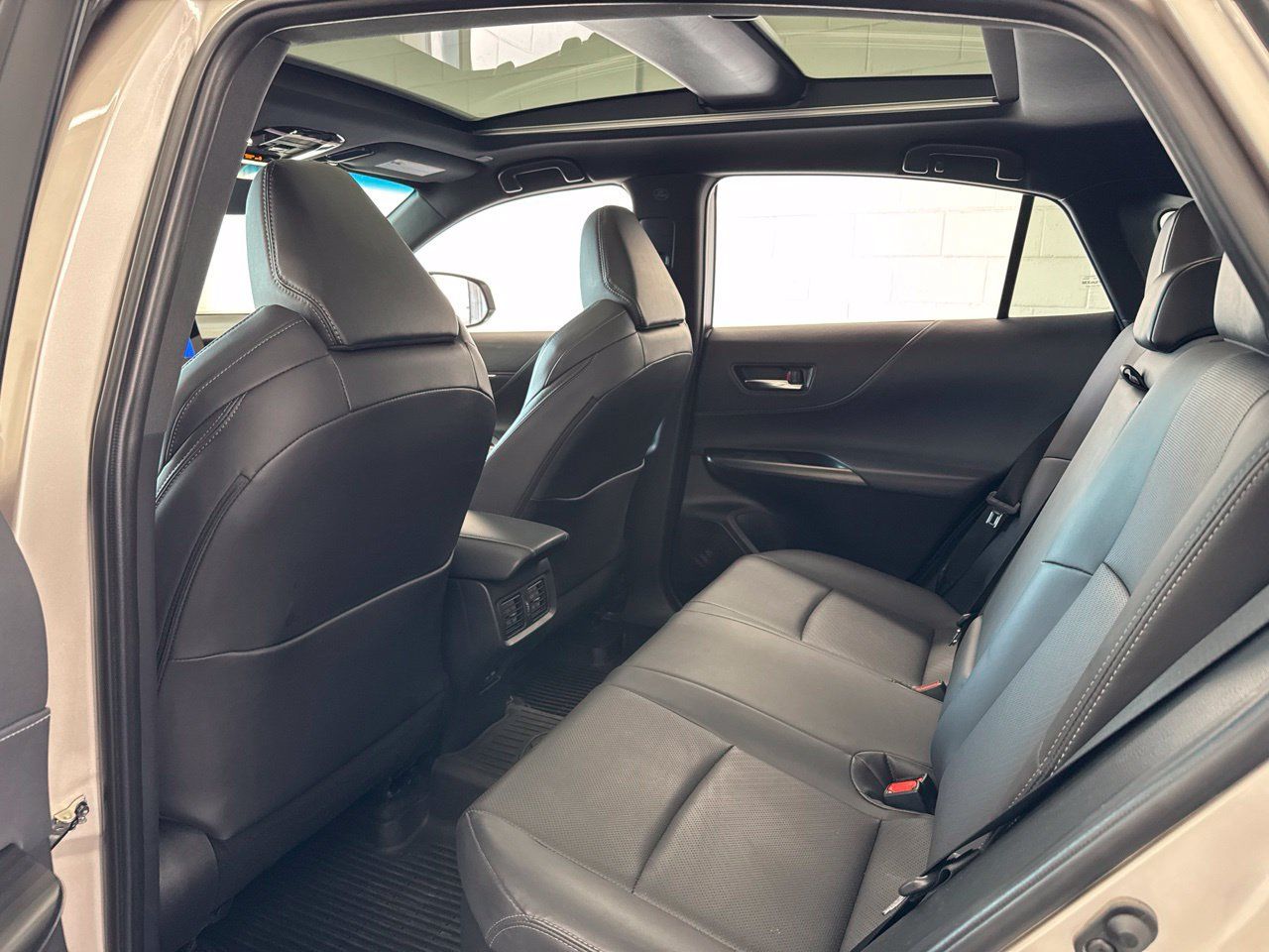 Used 2024 Toyota Venza Limited AWD/4WD image 39
