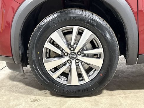 Used 2023 Nissan Pathfinder SL AWD/4WD image 28