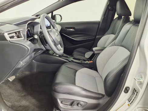 Used 2025 Toyota Corolla XSE FWD image 17