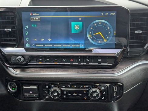 Used 2022 Chevrolet Silverado 1500 LTZ w/ LTZ Premium Package image 17