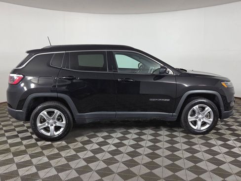 Used 2023 Jeep Compass Latitude AWD/4WD image 7