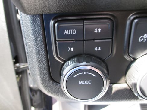 Used 2024 Chevrolet Tahoe LT w/ Luxury Package AWD/4WD image 17