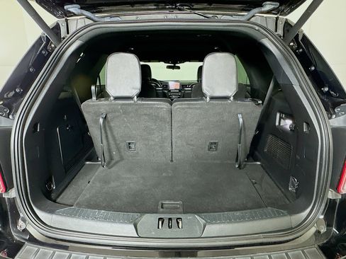 Used 2020 Ford Explorer XLT w/ Equipment Group 202A image 30