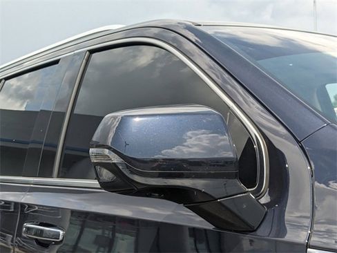 Used 2024 GMC Yukon Denali w/ Denali Reserve Package image 12