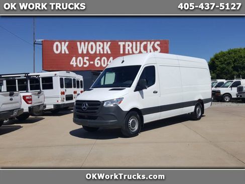 Used 2021 Mercedes-Benz Sprinter 2500 image 1