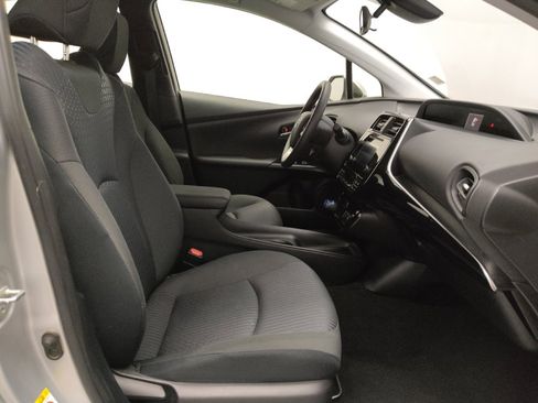 Used 2017 Toyota Prius Two w/ Carpet Mat Package image 21