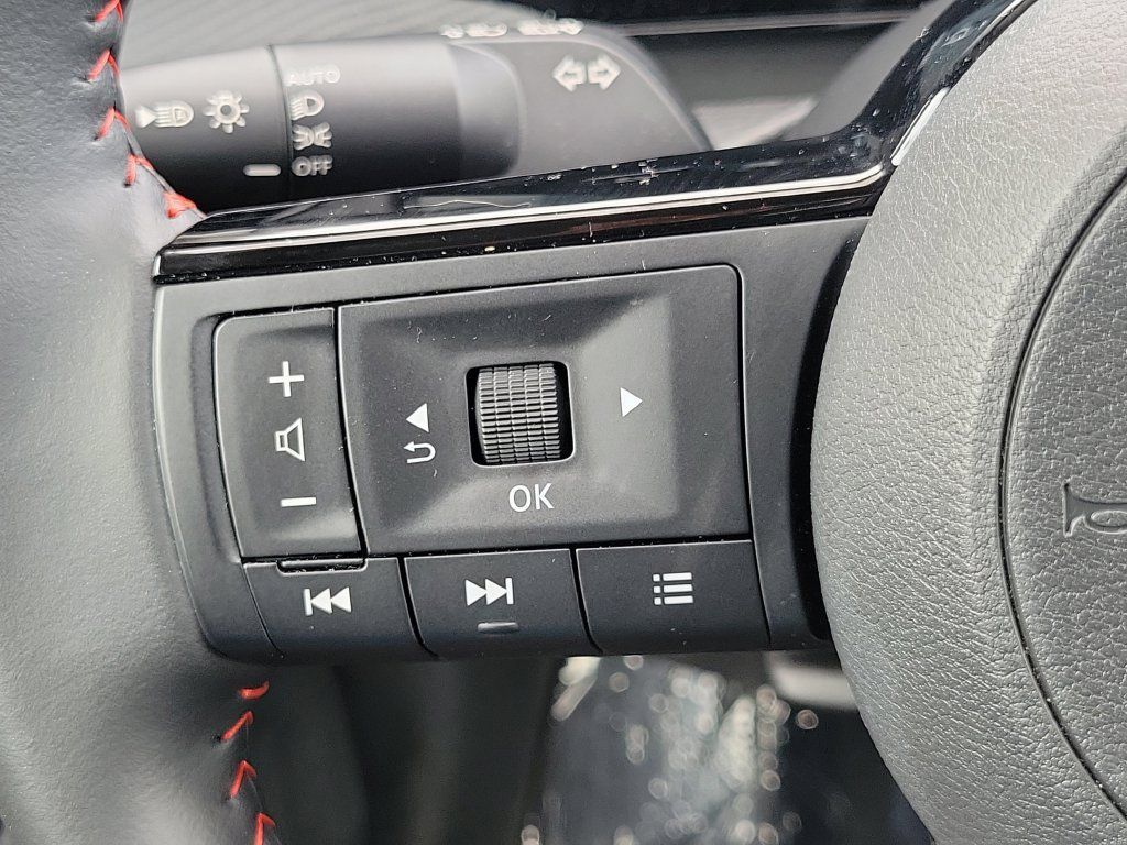 Certified 2026 Nissan Kicks SR FWD image 32
