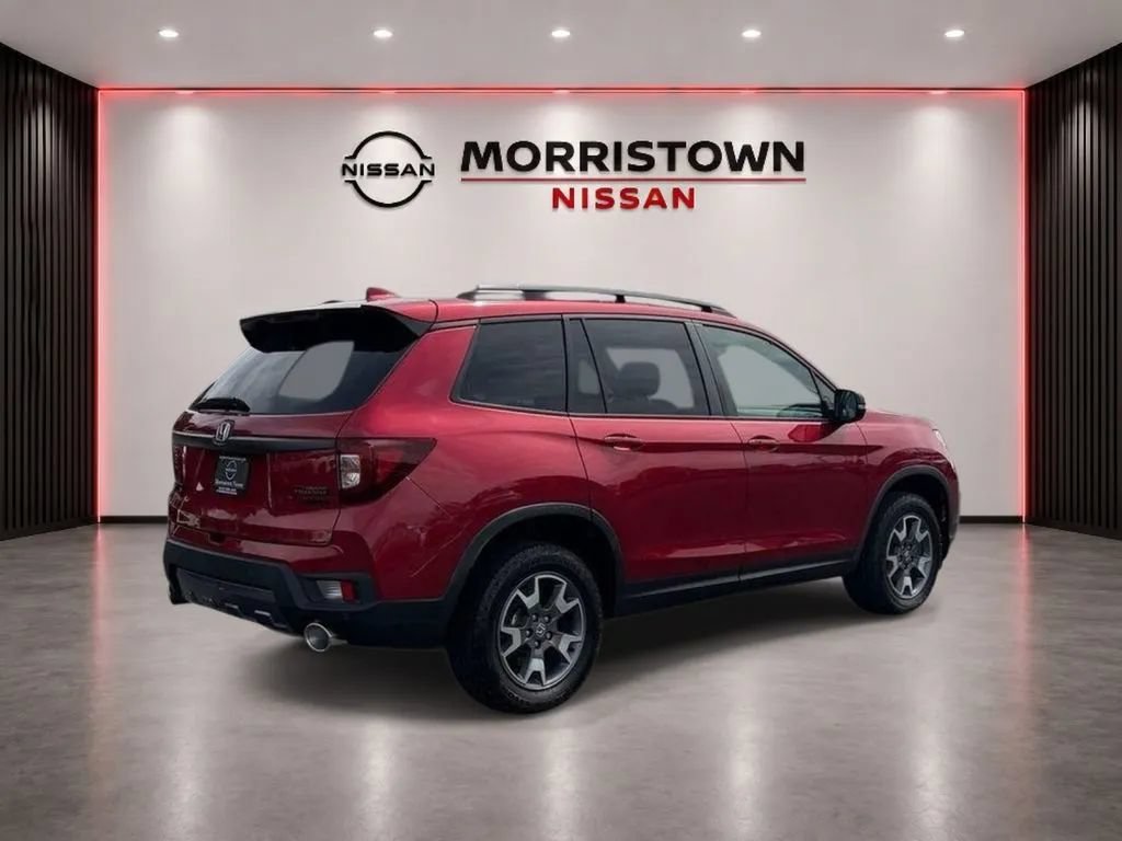 Used 2023 Honda Passport TrailSport image 2