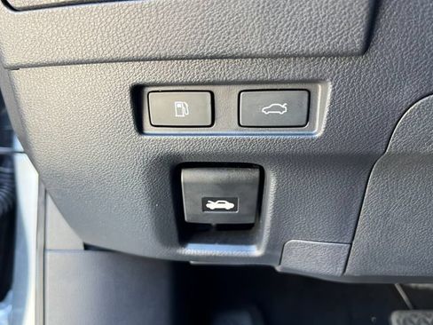 Used 2025 Lexus ES 300h w/ Premium Package FWD image 30