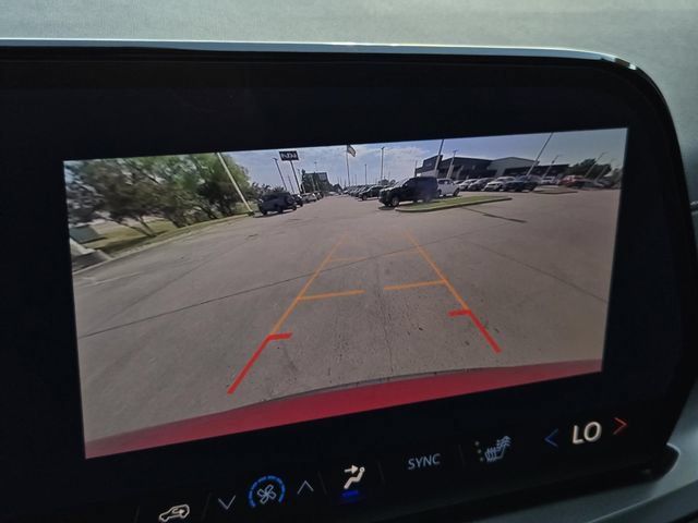Used 2026 Chevrolet Traverse LT FWD image 22