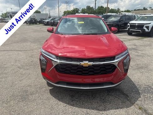New 2026 Chevrolet Trax LT FWD image 8