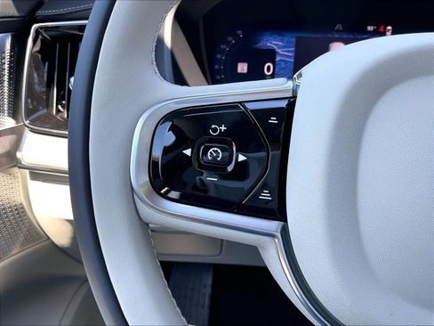 New 2027 Volvo XC90 B6 Ultra AWD/4WD image 17