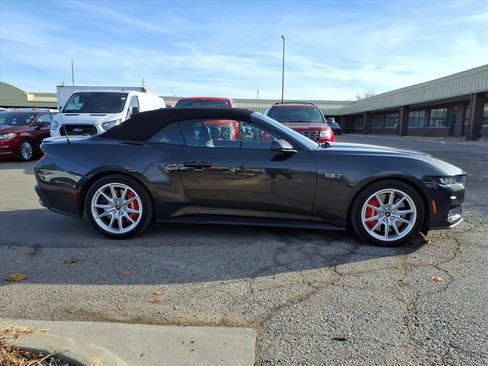 Used 2024 Ford Mustang GT Premium image 6