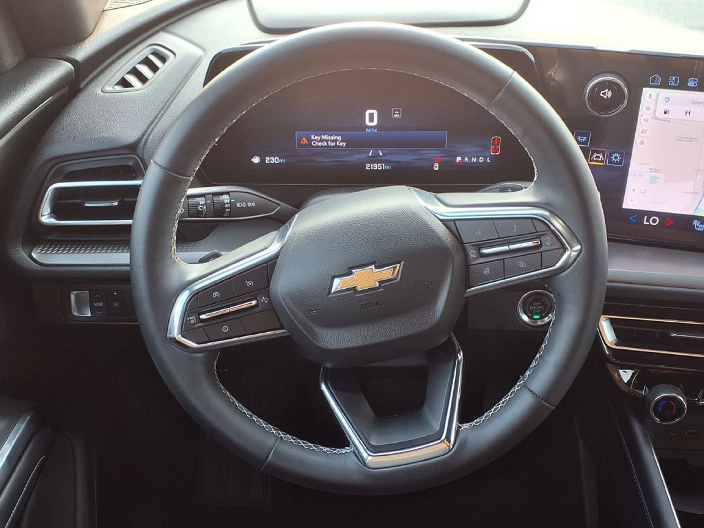 Used 2025 Chevrolet Traverse LT w/ Driver Confidence Package FWD image 20