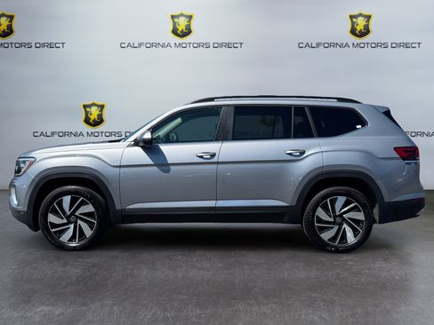 Used 2025 Volkswagen Atlas SE FWD image 2