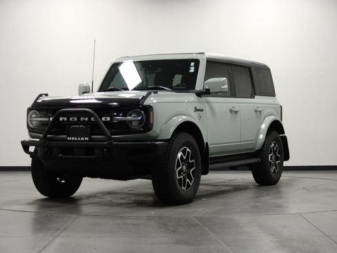 Used 2023 Ford Bronco Outer Banks AWD/4WD image 8