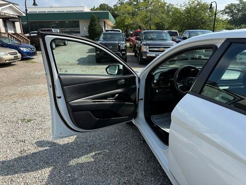 Used 2021 Hyundai Elantra SEL FWD image 13