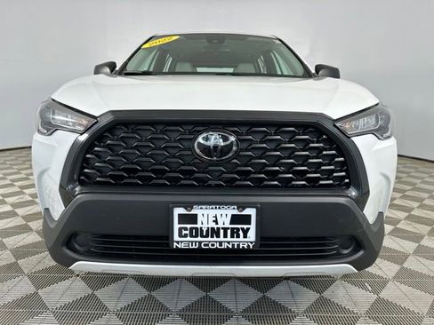Used 2022 Toyota Corolla Cross L AWD/4WD image 2