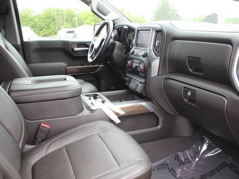 Used 2019 Chevrolet Silverado 1500 RST AWD/4WD image 33