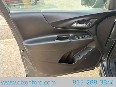 Used 2018 Chevrolet Equinox LT image 22