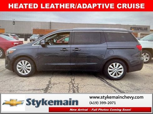 Used 2017 Kia Sedona EX image 5