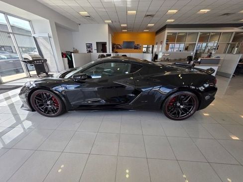 Used 2023 Chevrolet Corvette Z06 w/ Engine Appearance Package image 4