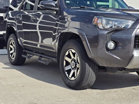 Used 2020 Toyota 4Runner TRD Off-Road Premium AWD/4WD image 40