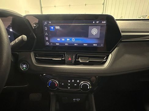 Used 2024 Chevrolet TrailBlazer LT FWD image 31