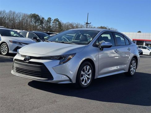 Used 2025 Toyota Corolla LE image 23