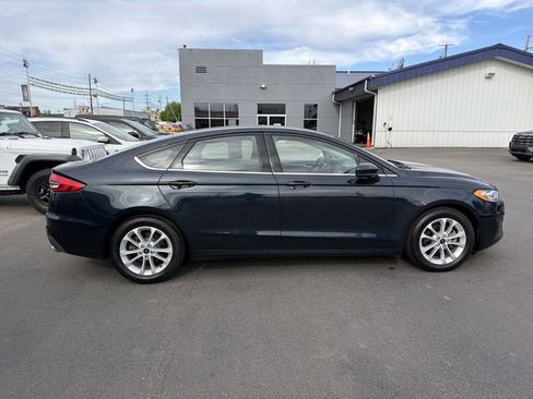 Used 2020 Ford Fusion SE FWD image 3