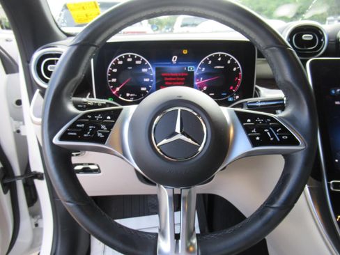Used 2023 Mercedes-Benz GLC 300 image 21