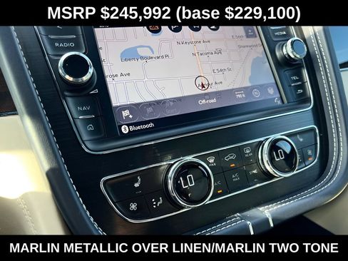 Used 2018 Bentley Bentayga AWD/4WD image 38