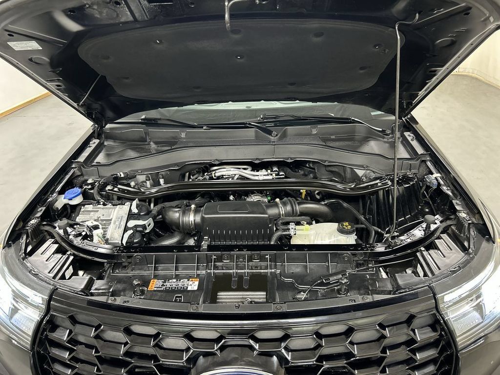 Used 2025 Ford Explorer ST w/ Sun And Sound Package AWD/4WD image 25