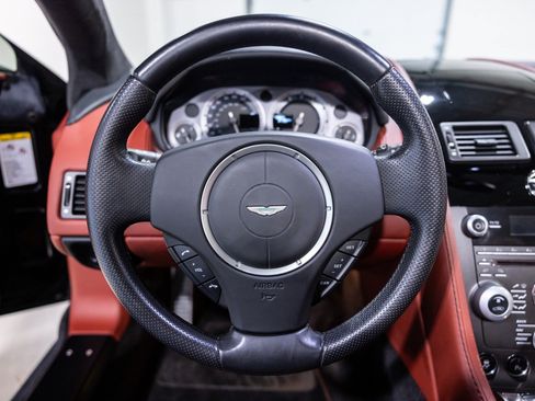 Used 2014 Aston Martin V8 Vantage Roadster RWD image 45